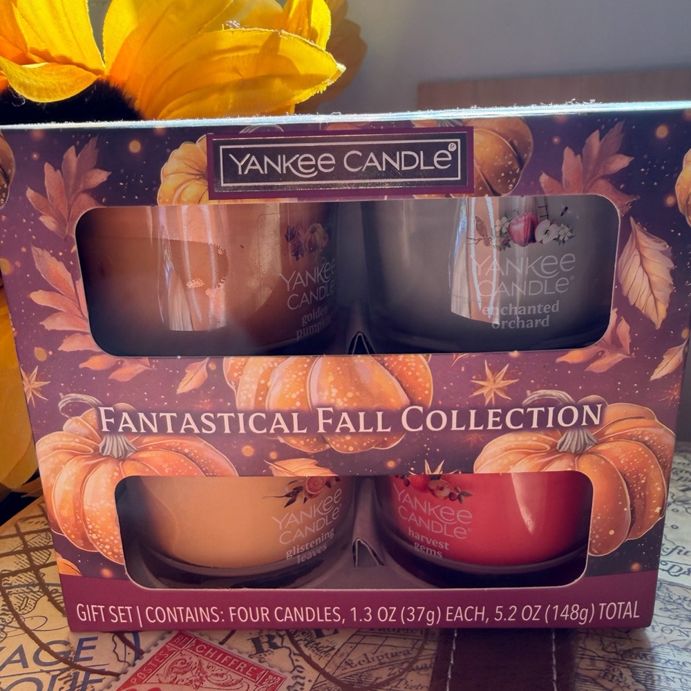Yankee Candle Autumn Glow 4 Mini Candle Gift Set - Picture 4 of 5